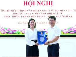 Chiều 18/6/2026, UBND xã Hát Môn tổ chức Hội nghị chuyển giao các Hội do Đảng, Nhà nước giao nhiệm vụ trên địa bàn xã về trực thuộc Ủy ban MTTQ Việt Nam xã Hát Môn và triển khai một số nhiệm vụ.