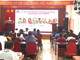 Phòng giao dịch NHCSXH Sơn Tây tổ chức tập huấn nghiệp vụ tín dụng chính sách cho Ban quản lý Tổ tiết kiệm và vay vốn xã Đoài Phương