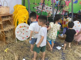 HOẠT ĐỘNG TRẢI NGHIỆM “NHÀ KHOA HỌC NHÍ VÀ BÍ MẬT QUẢ TRỨNG CHIM CÚT”