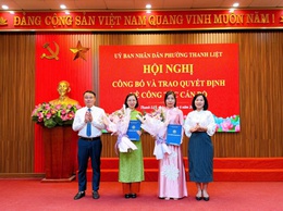 UBND phường Thanh Liệt công bố và trao quyết định về công tác cán bộ