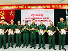 Ban Chỉ huy Quân sự phường Phú Thượng tổ chức Hội nghị trao quyết định thăng quân hàm, nâng lương sĩ quan dự bị, quân nhân chuyên nghiệp năm 2026