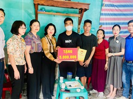 LÃNH ĐẠO XÃ PHƯỢNG DỰC THĂM HỎI, ĐỘNG VIÊN VÀ HỖ TRỢ CHÁU ĐINH VĂN HOÀNG CÓ HOÀN CẢNH ĐẶC BIỆT KHÓ KHĂN
