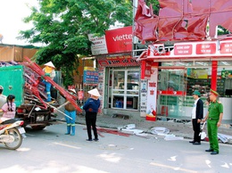 BAN CHỈ ĐẠO 197 XÃ PHÚC SƠN TIẾP TỤC RA QUÂN GIẢI TỎA VI PHẠM HÀNH LANG AN TOÀN GIAO THÔNG, LẤN CHIẾM ĐẤT CÔNG TRÊN ĐỊA BÀN XÃ