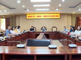 Đồng chí Đồng Thị Nga-UV BTV, Phó Chủ tịch UBND xã chủ trì điểm cầu xã Hoài Đức dự hội nghị trực tuyến toàn quốc về công tác tổ chức Kỳ thi tốt nghiệp THPT năm 2026