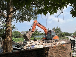Phường Tây Mỗ tổ chức cưỡng chế thực hiện Quyết định thu hồi đất đối với 01 hộ gia đình tại Dự án đầu tư Khu nhà ở Tây Mỗ