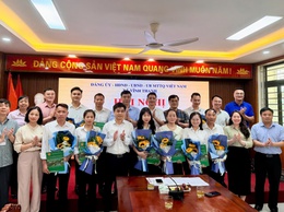 XÃ VĨNH THANH TRAO QUYẾT ĐỊNH NGHỈ CHẾ ĐỘ ĐỐI VỚI NGƯỜI HOẠT ĐỘNG KHÔNG CHUYÊN TRÁCH CẤP XÃ THEO NGHỊ ĐỊNH SỐ 154/2025/NĐ-CP