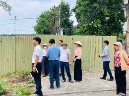 THƯỜNG TRỰC HĐND XÃ GIÁM SÁT CÔNG TÁC BẢO VỆ MÔI TRƯỜNG, QUẢN LÝ TRẬT TỰ ĐÔ THỊ TẠI KHU VỰC THƯỢNG CỐC, LONG XUYÊN