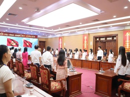 Phường Từ Liêm tổ chức Lễ kết nạp đảng viên đối với học sinh THPT – Dấu ấn trong công tác phát triển đảng viên trẻ
