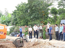 XÃ SÓC SƠN RA QUÂN XỬ LÝ VI PHẠM ĐẤT ĐAI, TRẬT TỰ XÂY DỰNG TRÊN ĐẤT NÔNG NGHIỆP