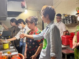 Phường Ô Chợ Dừa tăng cường công khai thông tin về an toàn thực phẩm