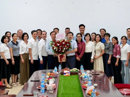 Xã Sơn Đồng chúc mừng Trung tâm Dịch vụ tổng hợp xã nhân Ngày Báo chí cách mạng Việt Nam
