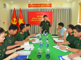 Kiểm tra toàn diện Ban CHQS phường Ô Chợ Dừa