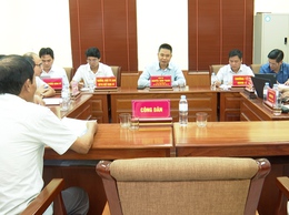Bí thư Đảng ủy xã Phú Xuyên lắng nghe, chỉ đạo giải quyết kịp thời kiến nghị của Nhân dân