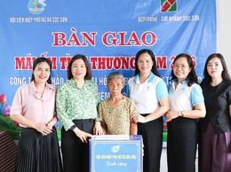 PHỤ NỮ SÓC SƠN KHÁNH THÀNH VÀ TRAO NHÀ MÁI ẤM TÌNH THƯƠNG