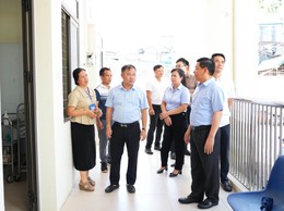 ĐỒNG CHÍ NGUYỄN TRƯỜNG SƠN KIỂM TRA CÔNG TÁC CHUẨN BỊ KHAI TRƯƠNG MÔ HÌNH CƠ SỞ CHĂM SÓC SỨC KHỎE BAN NGÀY CHO NGƯỜI CAO TUỔI
