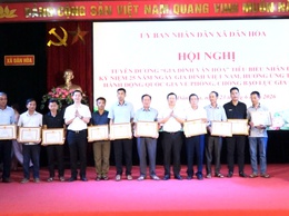 XÃ DÂN HÒA BIỂU DƯƠNG 27 GIA ĐÌNH VĂN HÓA TIÊU BIỂU NHÂN KỶ NIỆM 25 NĂM NGÀY GIA ĐÌNH VIỆT NAM