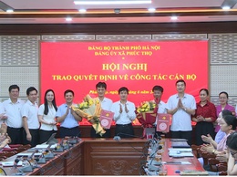 HỘI NGHỊ CÔNG BỐ VÀ TRAO QUYẾT ĐỊNH CHỈ ĐỊNH BỔ SUNG BAN CHẤP HÀNH ĐẢNG BỘ XÃ PHÚC THỌ NHIỆM KỲ 2025 – 2030