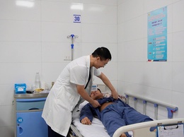 Người đàn ông đối mặt với nguy cơ hoại tử ruột sau khi tập gập bụng