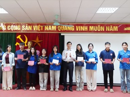 Bế giảng lớp Bồi dưỡng nhận thức về Đảng cho học sinh THPT năm 2026