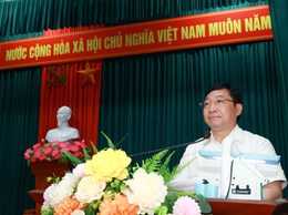 Đồng chí Phó Bí thư Thường trực Đảng ủy xã - Vũ Quốc Anh dự sinh hoạt Chi bộ thôn Tri Thủy