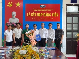 Chi bộ Trung tâm VHTT & TT tổ chức Lễ kết nạp Đảng viên mới