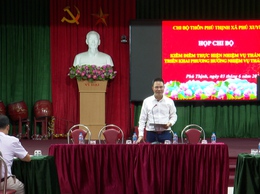 Đồng chí Bí thư Đảng ủy xã Phú Xuyên dự sinh hoạt Chi bộ thôn Phú Thịnh
