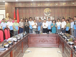 Xã Phú Xuyên trao quyết định biệt phái công chức, viên chức phục vụ công tác giải phóng mặt bằng dự án trọng điểm