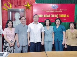PHƯỜNG VĂN MIẾU - QUỐC TỬ GIÁM NÂNG CAO CHẤT LƯỢNG SINH HOẠT CHI BỘ, XÂY DỰNG TỔ CHỨC ĐẢNG VỮNG MẠNH TỪ CƠ SỞ