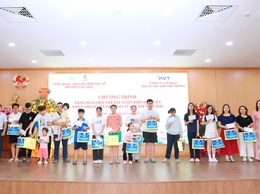 HỘI LIÊN HIỆP PHỤ NỮ - CÔNG ĐOÀN PHƯỜNG PHỐI HỢP TỔ CHỨC CHƯƠNG TRÌNH TẶNG QUÀ CHO TRẺ EM CÓ HOÀN CẢNH KHÓ KHĂN VÀ BIỂU DƯƠNG HỌC SINH TIÊU BIỂU NHÂN THÁNG HÀNH ĐỘNG VÌ TRẺ EM NĂM 2026