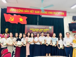 TRƯỜNG THCS DỊCH VỌNG HẬU VINH DANH CÁN BỘ,GIÁO VIÊN, NHÂN VIÊN CÓ THÀNH TÍCH XUẤT SẮC NĂM HỌC 2025 – 2026