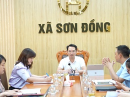 Đồng chí Cao Văn Tâm - Ủy viên BTV Đảng ủy, Phó Chủ tịch Thường trực UBND xã chủ trì họp tháo gỡ khó khăn, vướng mắc trong công tác cấp giấy chứng nhận quyền sử dụng đất trên địa bàn xã Sơn Đồng