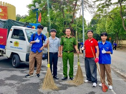 Công an phường Yên Sở hưởng ứng phong trào “Toàn dân chung tay bảo vệ môi trường, vì thủ đô Xanh – Sạch – Đẹp”