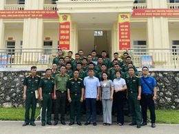 PHƯỜNG HOÀNG MAI TỔ CHỨC THĂM, ĐỘNG VIÊN CHIẾN SĨ MỚI NĂM 2026