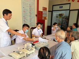 Lan tỏa niềm vui từ ngày đầu khám sức khỏe miễn phí cho người cao tuổi, người yếu thế và phụ nữ