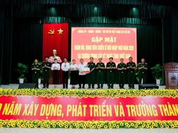 XÃ CỔ ĐÔ TỔ CHỨC THĂM HỎI, ĐỘNG VIÊN CÁC CHIẾN SĨ MỚI ĐANG THỰC HIỆN NGHĨA VỤ QUÂN SỰ