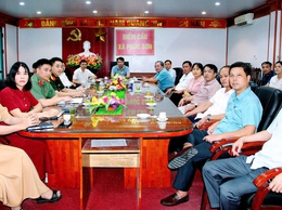ĐẢNG ỦY XÃ PHÚC SƠN THAM DỰ HỘI NGHỊ TRỰC TUYẾN SƠ KẾT 01 NĂM VẬN HÀNH CHÍNH QUYỀN ĐỊA PHƯƠNG HAI CẤP