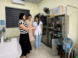 Siết chặt an toàn mùa thi: Trạm Y tế xã kiểm tra đột xuất công tác y tế tại các điểm thi THPT Hoài Đức A và THCS Kim Chung B