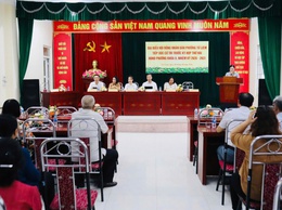 Phó Bí thư Thường trực Đảng ủy phường Đỗ Khắc Đạo tiếp xúc cử tri trước kỳ họp thứ hai HĐND phường khóa II, nhiệm kỳ 2026 -2031