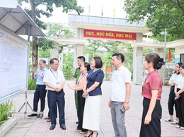 Kiểm tra công tác chuẩn bị Kỳ thi tốt nghiệp THPT năm 2026 tại điểm thi trường THCS Quảng Bị