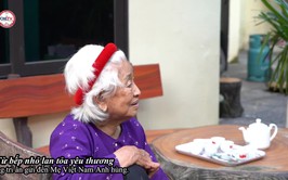 Hội Liên hiệp Phụ nữ phường Chương Mỹ đến thăm, tặng quà và cùng nấu “bữa cơm chiều” tại nhà Mẹ Việt Nam Anh hùng Lê Thị Thanh