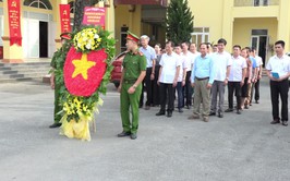 Xã Ứng Thiên dâng hương tưởng niệm các anh hùng liệt sĩ