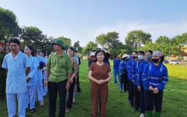 UBND xã Đoài Phương tổ chức phát động, ra quân tổng vệ sinh môi trường trên địa bàn xã.