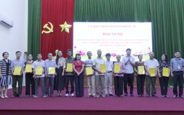 UBND xã Hòa Lạc nghe báo cáo tiến độ đăng ký đất đai, cấp giấy chứng nhận quyền sử dụng đất lần đầu và công tác vệ sinh môi trường trên địa bàn