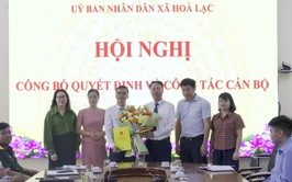 UBND xã Hòa Lạc: Công bố và Trao Quyết định bổ nhiệm Phó Trưởng phòng Kinh tế xã