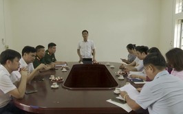Lãnh đạo xã Hòa Lạc khảo sát thực địa công tác giải phóng mặt bằng Dự án cải tạo, nâng cấp Tỉnh lộ 420 và cơ sở vật chất phục vụ hoạt động Ban CHQS xã