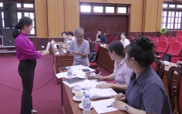 UBND xã Hòa Lạc tổ chức cho 13 hộ gia đình bốc thăm vị trí đất dịch vụ và đất tái định cư