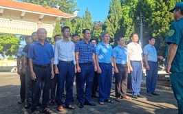Đảng ủy, HĐND, UBND, Ủy ban MTTQ xã An Khánh tổ chức Lễ viếng Nghĩa trang Liệt sĩ nhân dịp Quốc khánh 2/9