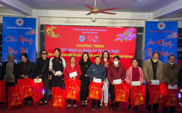 Hội Chữ thập đỏ huyện tổ chức Chương trình “ Tết nhân ái” Xuân Ất Tỵ năm 2025.
