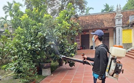 Quốc Oai chủ động khoanh vùng, xử lý triệt để ổ dịch sốt xuất huyết tại thôn du nghệ