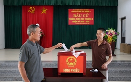 Xã Phú Nghĩa: Cử tri đại diện hộ gia đình hăng hái tham gia bầu cử Trưởng thôn nhiệm kỳ 2025 – 2028